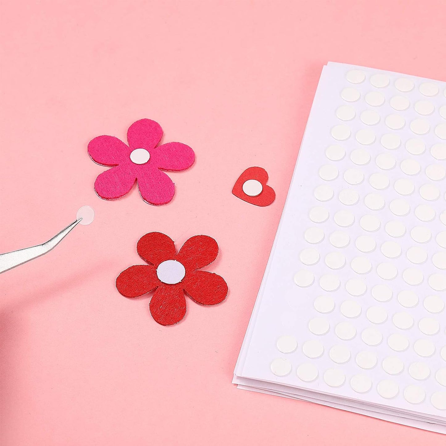 Zonon 1000 Pcs Double Sided Adhesive Dots Clear Glue Point Tape Stickers Balloon Glue Round Mini No Traces Adhesive Sticker Dot Sticker for Classroom Decor Craft DIY Office (0.24 Inch/ 6 mm)