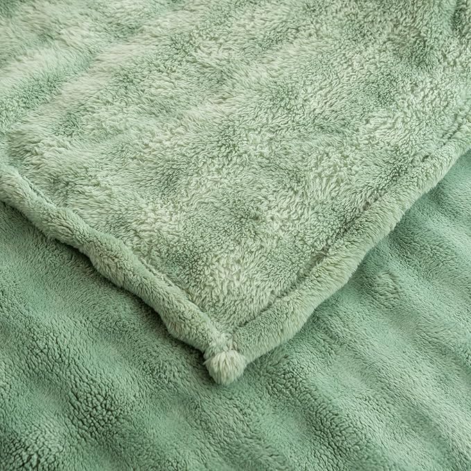 YUSOKI Luxury 3D Bubble Throw Blanket 2lb,All Ages,Home Decoration, (Sage Green,50 * 60inches)