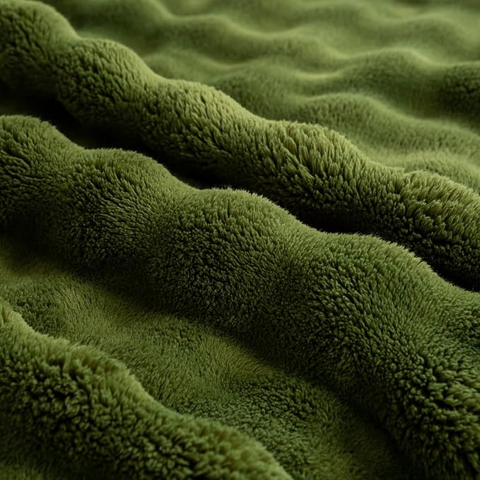 YUSOKI Luxury 3D Bubble Throw Blanket 3.1lb,All Ages,Home Decoration, (Olive Green,60 * 80inches)