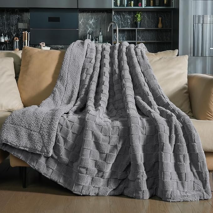 Pawque Super Soft Cozy Throw Blanket Queen Size for Couch Bed, Fluffy Sherpa Fleece Reversible Thick Warm Fuzzy Blanket for All-Season, 3D Checkered Jacquard Decorative Blankets, Grey, 90"x90"