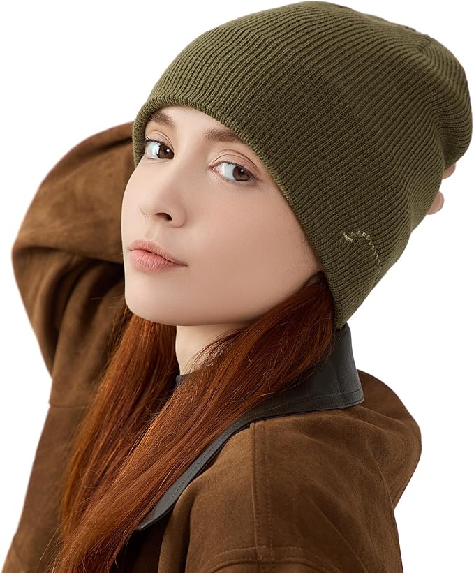 Bluetooth Beanie, Bluetooth 5.2 Wool Hat HD Stereo,30 Hours Play time,Built-in Microphone, Men's/Women's Christmas Electronic Gift (Green)