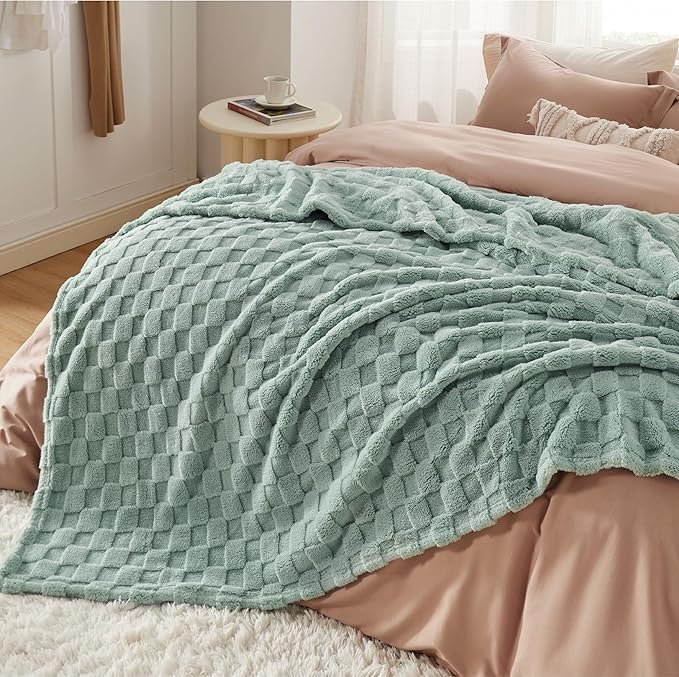 Bedsure GentleSoft King Size Blanket for Bed - Super Soft Cozy Blankets for Women Men Girls, Large Fuzzy Fleece Throw for Bedroom Decor, Sage Green,108x90 Inches